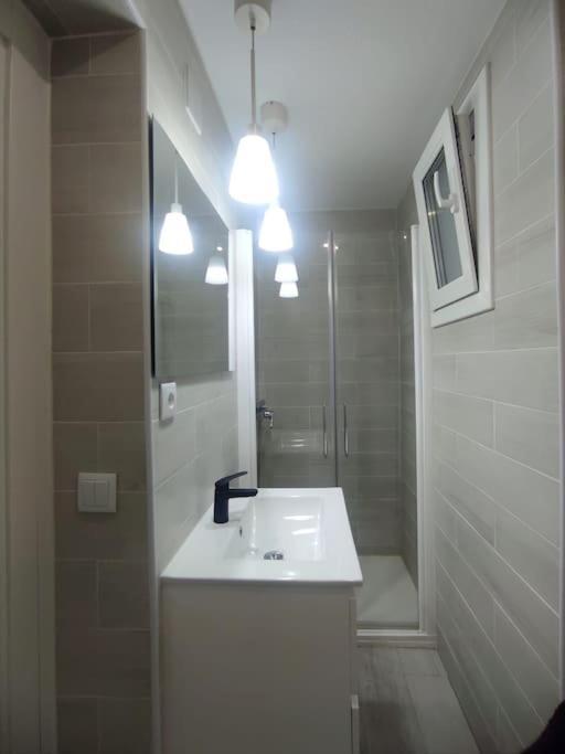 Comfortable Studio In Barrio Salamanca - Bejar Madrid Bagian luar foto